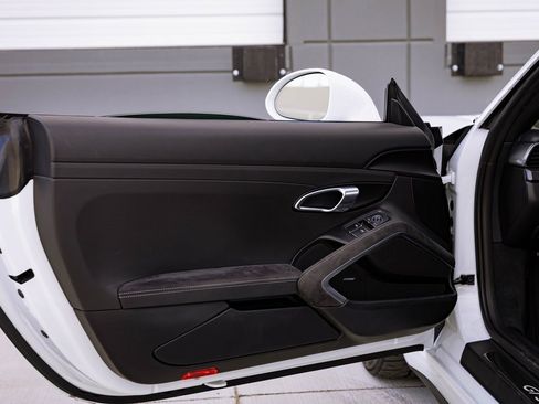 Used 2018 Porsche 911 GT3 image 21