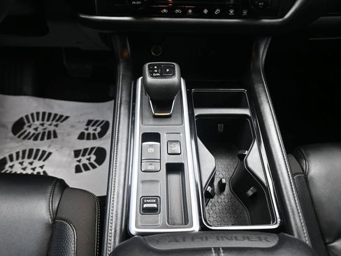 Used 2022 Nissan Pathfinder SL w/ Lighting Package (N92) image 20