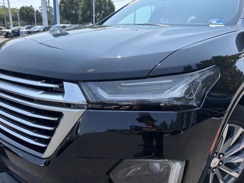 Used 2023 Chevrolet Traverse Premier AWD/4WD image 6