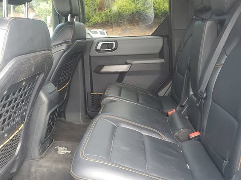 Used 2022 Ford Bronco Badlands w/ Sasquatch Package AWD/4WD image 17