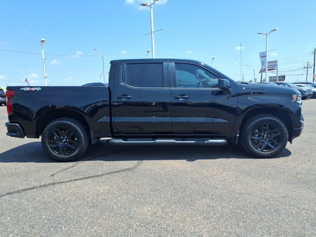 Used 2023 Chevrolet Silverado 1500 RST w/ Rally Edition AWD/4WD image 9