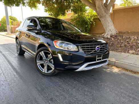 Used 2017 Volvo XC60 T5 Dynamic w/ Preferred Option Package FWD image 2
