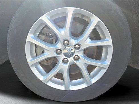 Used 2017 Jeep Cherokee Latitude image 19