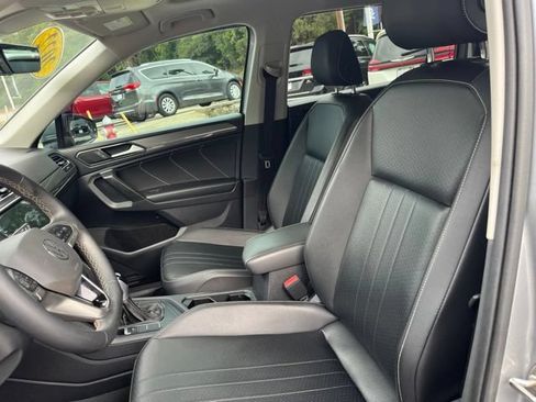 Used 2022 Volkswagen Tiguan SE FWD image 8