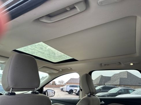 Used 2018 Ford Escape SE image 11