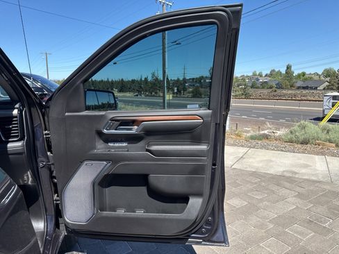 Used 2024 GMC Sierra 1500 Denali image 13