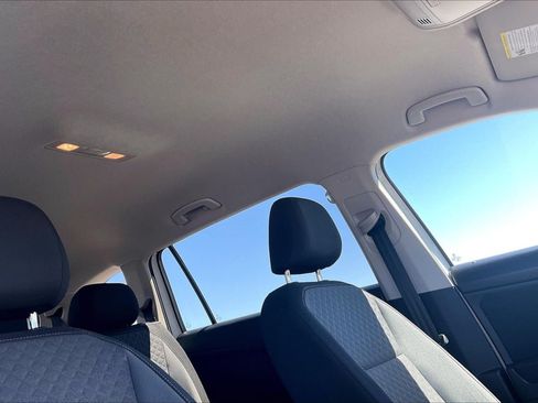 Used 2018 Volkswagen Tiguan S w/ 3rd Row Seat Package AWD/4WD image 19