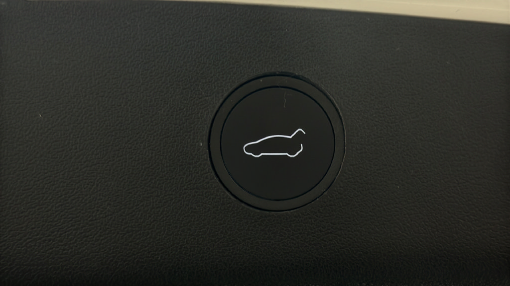 Used 2023 Tesla Model 3 Standard Range RWD image 8
