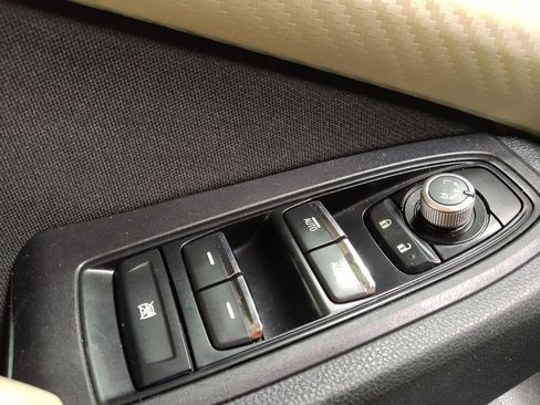 Used 2019 Subaru Ascent Premium image 27