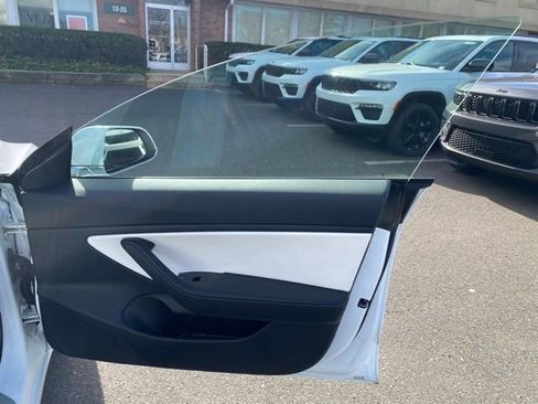 Used 2019 Tesla Model 3 image 27