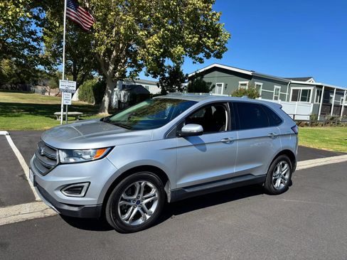 Used 2016 Ford Edge Titanium FWD image 5