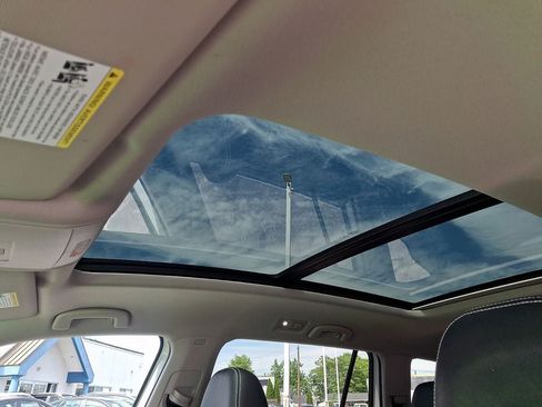 Certified 2022 Volkswagen Atlas SE w/ Panoramic Sunroof Package AWD/4WD image 14