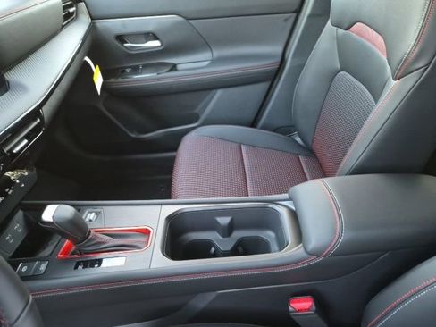 New 2026 Nissan Kicks SR w/ Cold Weather Package image 19