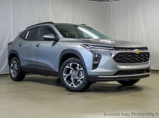 Used 2025 Chevrolet Trax LT w/ LT Convenience Package FWD video 2