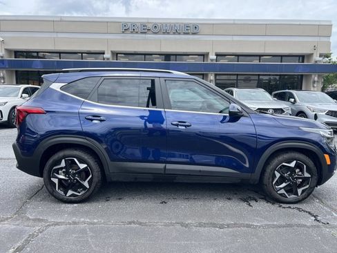 Used 2024 Kia Seltos EX FWD image 6