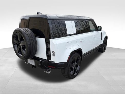 New 2025 Land Rover Defender 110 V8 AWD/4WD image 8