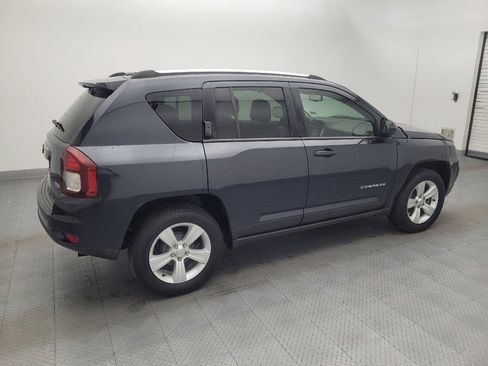 Used 2014 Jeep Compass Latitude w/ Sun/Sound Group FWD image 10