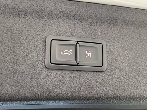Used 2018 Audi Q3 2.0T Premium Plus w/ Premium Plus Package AWD/4WD image 20