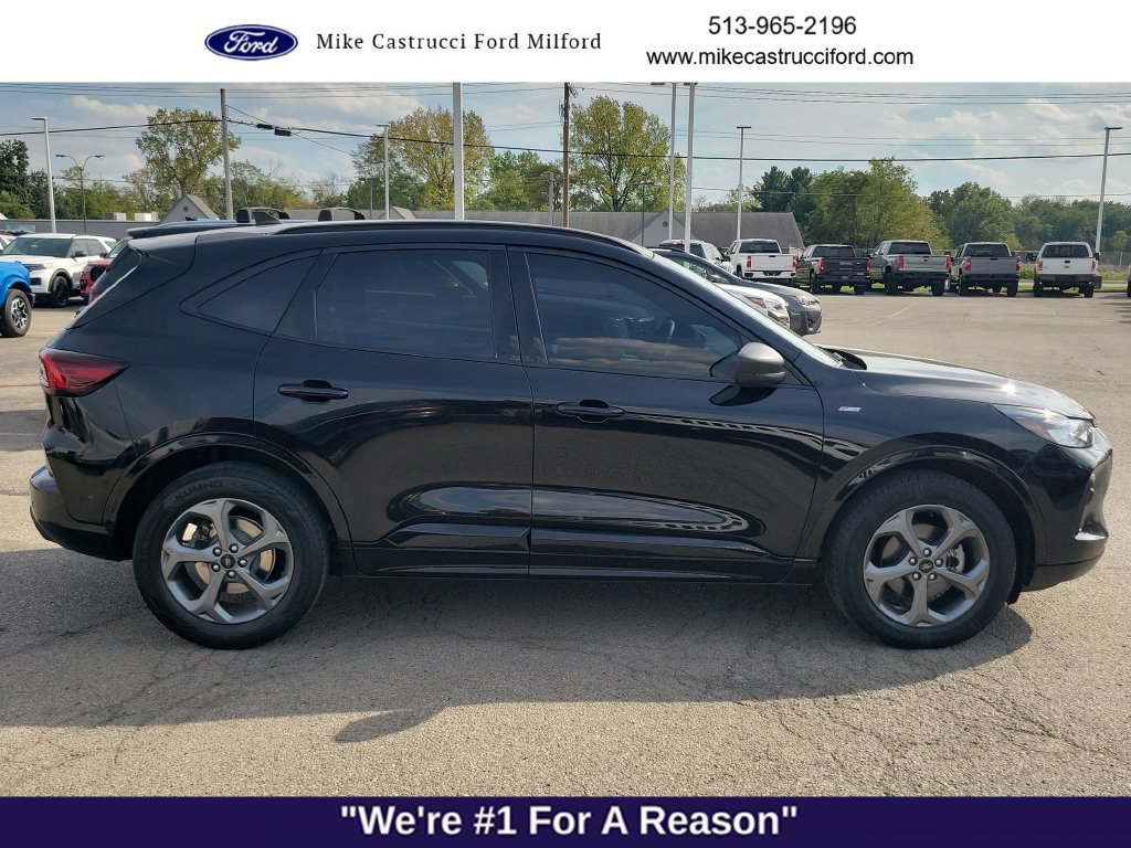 Used 2023 Ford Escape ST-Line w/ Tech Pack #1 AWD/4WD image 6