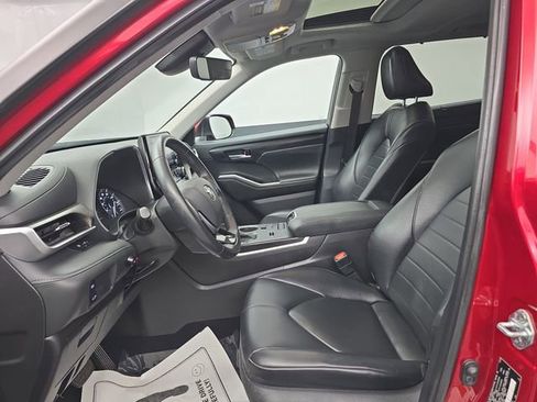Used 2021 Toyota Highlander XLE image 22