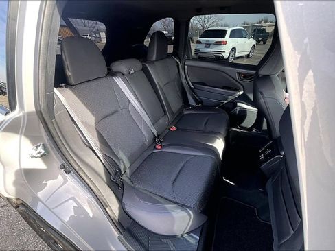 Used 2025 Subaru Forester Premium AWD/4WD image 36