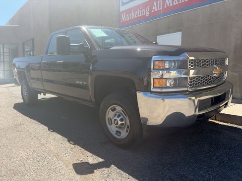 Used 2019 Chevrolet Silverado 2500 W/T AWD/4WD image 3