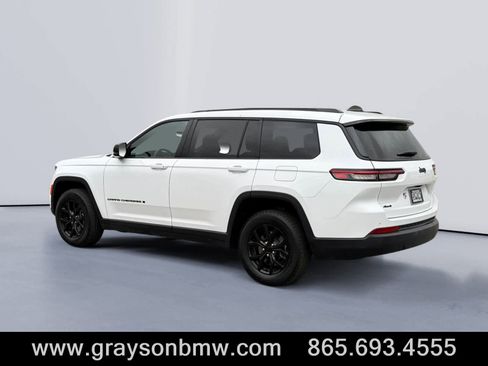 Used 2024 Jeep Grand Cherokee L Laredo image 5