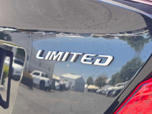 Used 2022 Toyota C-HR Limited FWD image 13
