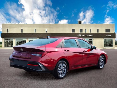 Certified 2026 Hyundai Elantra Hybrid FWD image 3