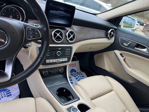 Used 2018 Mercedes-Benz GLA 250 GLA 250 Sport Utility 4D image 11