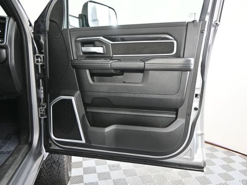 Used 2022 RAM 2500 Laramie w/ Night Edition AWD/4WD image 13