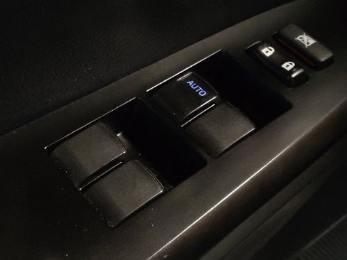 Used 2018 Toyota Tundra SR image 27