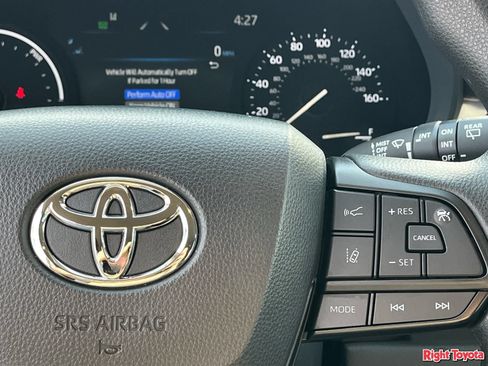 Certified 2026 Toyota Sienna LE FWD image 24