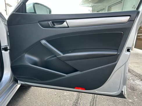 Used 2014 Volkswagen Passat 1.8T Wolfsburg Edition image 24