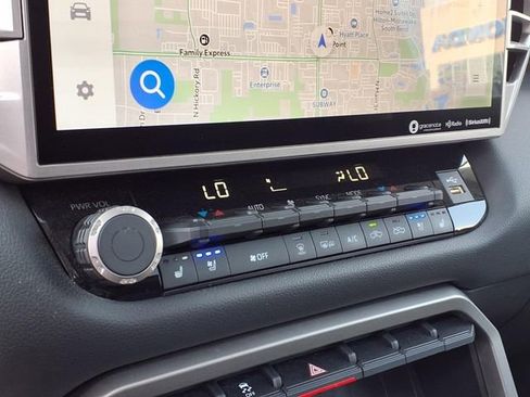 Used 2022 Toyota Tundra Limited image 18