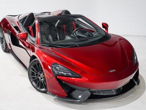 Used 2018 McLaren 570S Spider image 27