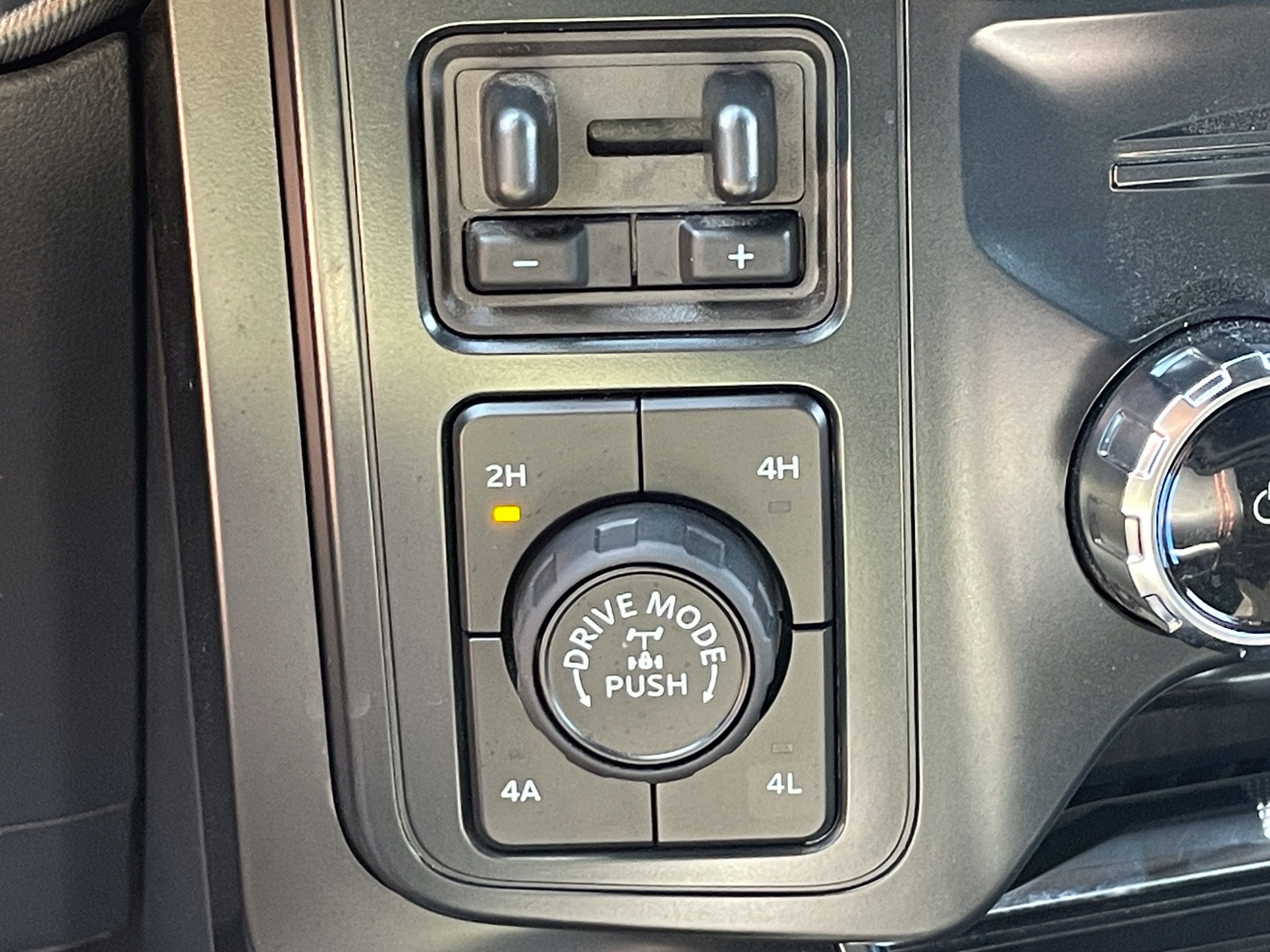 Used 2025 Ford F150 Raptor AWD/4WD image 27