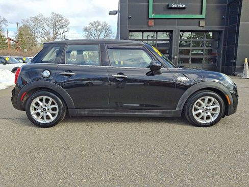 Used 2017 MINI Cooper S image 7