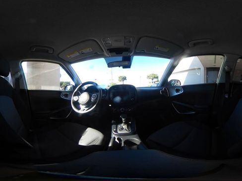 Used 2025 Kia Soul LX w/ LX Technology Package FWD image 38