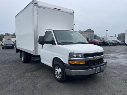 New 2025 Chevrolet Express 3500 w/ Power Convenience Package