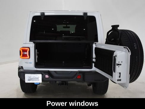 Used 2023 Jeep Wrangler Unlimited Sahara w/ Cold Weather Group AWD/4WD image 8