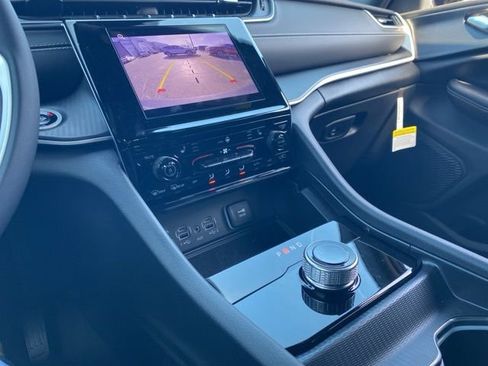 New 2025 Jeep Grand Cherokee L Laredo image 40