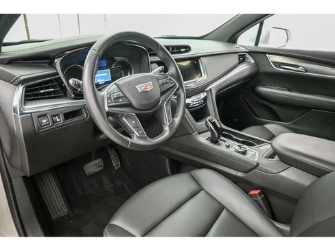 Used 2020 Cadillac XT5 Luxury FWD image 11