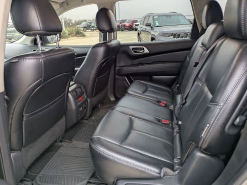 Used 2020 Nissan Pathfinder SL image 13