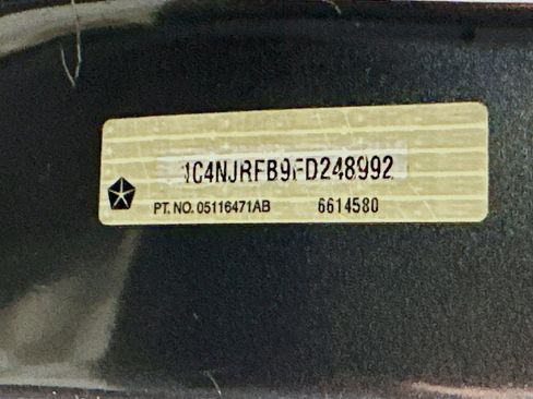 Used 2015 Jeep Patriot Latitude AWD/4WD image 12