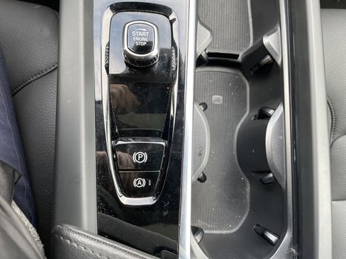 Used 2025 Volvo XC60 B5 Plus image 54