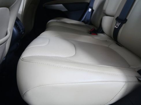 Used 2017 Jeep Cherokee Limited w/ Luxury Group image 14