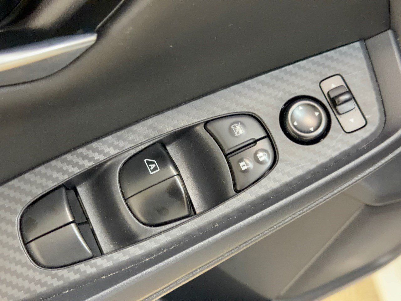 Used 2025 Nissan Sentra SV FWD image 15