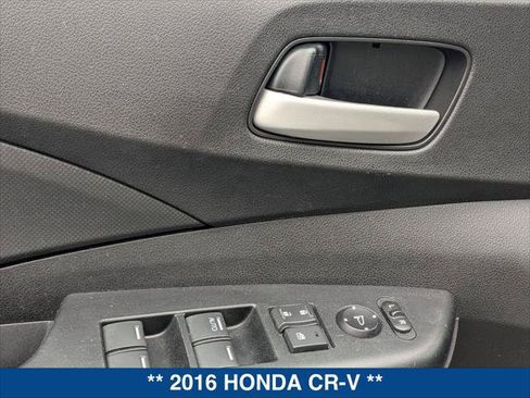 Used 2016 Honda CR-V SE image 11