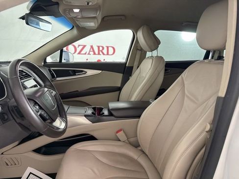 Used 2020 Lincoln Nautilus FWD w/ Equipment Group 101A image 11